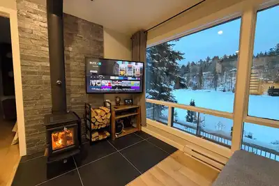 Image de Cozy Lakeside Chalet at Lac Bastien