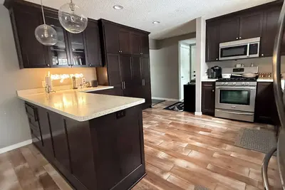 Image de The Cottonwood Inn. Relaxing Home Pet Friendly Minneapolis St Paul amenities.