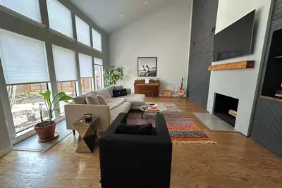 Image de Artsy & Serene 2-Bedroom Modern Home near White Rock Lake