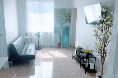 Image de 2-bedroom, walk to the beach, reserved parking, Ac in each bedroom