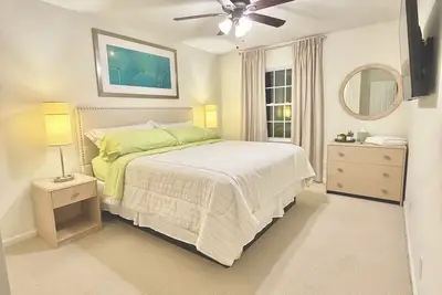 Image de Spacious and Luxury 3-bedroom townhome in tranquil Greensboro