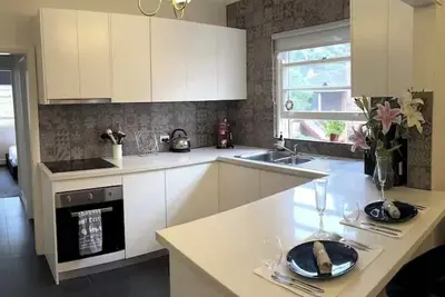 Image de Vintage charm retreat Glebe - rocks all the boxes.