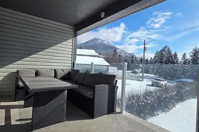 Image de Bright 5 bedroom walkout. A mountain getaway 5 minutes from Invermere.