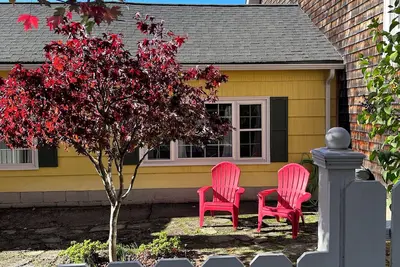 Image de Primrose Cottage - Bright, Cozy, Affordable Retreat Near Newport