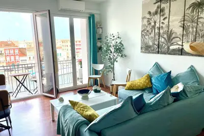 Image de 2 p+balcon idéalement situé avec vue splendide sur canal royal et port de Sète