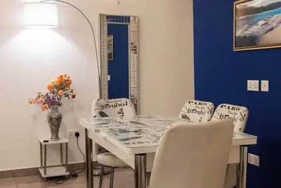 Image de Cozy Modern Apartment Perfect for Short or Long Stays