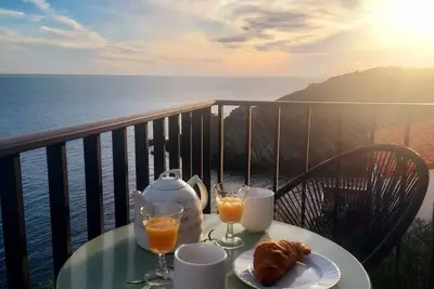 Image de Maison vue mer les pieds dans l'eau