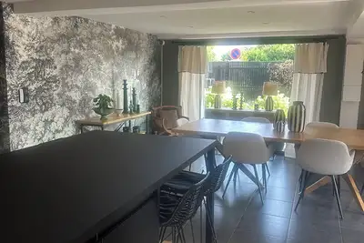 Image de Maison de charme de plus de 220 m2 avec piscine en centre ville