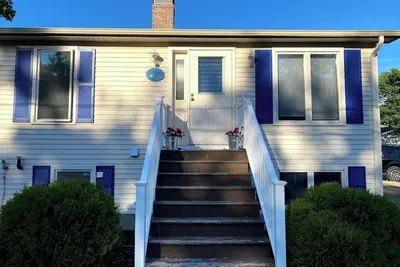 4 Br / 3 Bath house in Ferry Beach