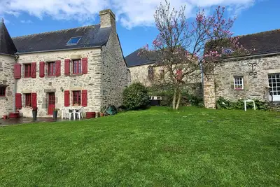 Image de Penty traditionnel dans un authentique \"Clos Breton\".