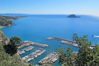 Image de Confortable appartement pour 5 personnes avec climatisation, Wifi, Tv et balcon