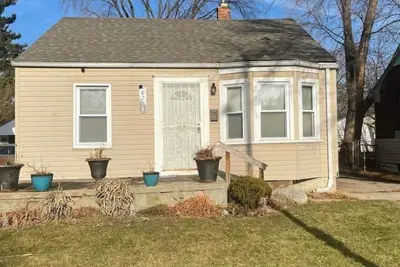 Image de Kingsville Place a 2-bedroom house with Ac in Harper Woods