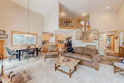 Image de McCall Cabin on Golf Course Pool & Sauna