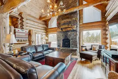 Image de Luxury Log Cabin Hot Tub & Gourmet Kitchen