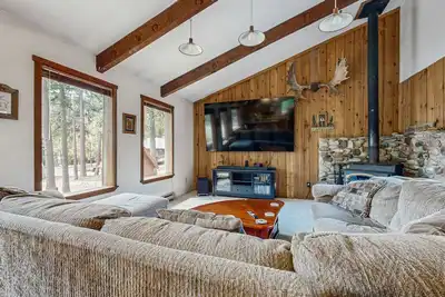 Image de 3-Story McCall Retreat Walk to Lake & Town