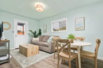 Image de Coral Cottage Unit #1: Walk to Beach, Pet Friendly