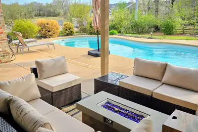 Image de Stylish 3br Retreat + Office and Private Pool in Edmond