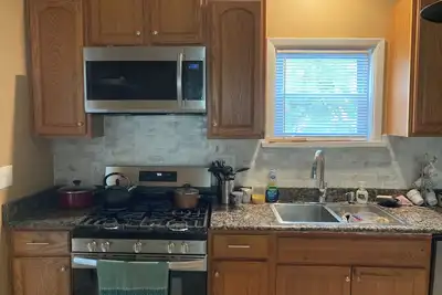 Image de Brilliant 3-bedroom bed & breakfast in charming Cleveland neighborhood