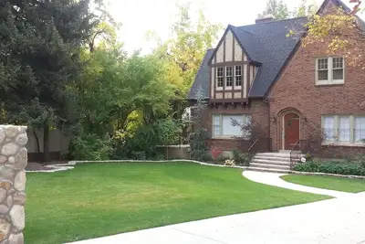 Image de Spacious 5-Bedroom Holladay Retreat with Mount Olympus Views, Skiing & Dining.