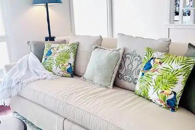 Image de Cosy spacious Holiday Family Home within minutes walking distance to waterfront