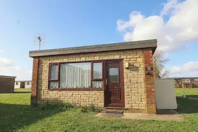 Image de 90 Bay View, pet friendly, with pool in Greatstone-On-Sea