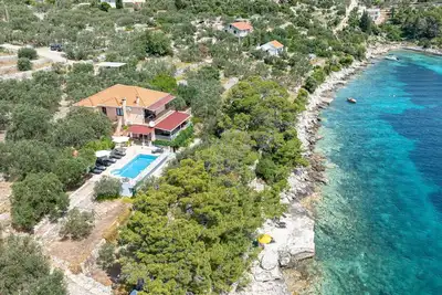 Image de Seafront Villa Goga by Villas Guide