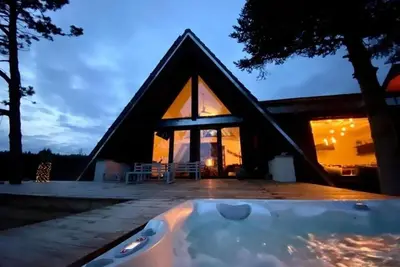 Image de Roof-only house & shipping container in Birstein