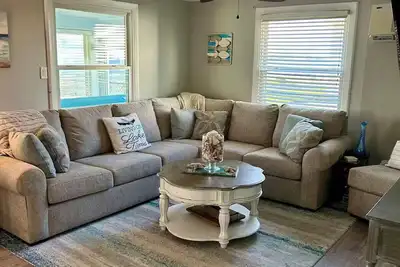 Image de Spacious 4-bedroom house in lovely Manitou Beach-Devils Lake with Ac