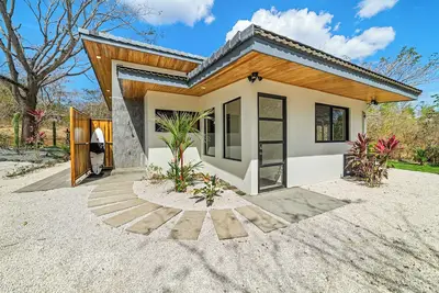 Image de Casa Ceiba: Lush 3br Escape Near the Ocean