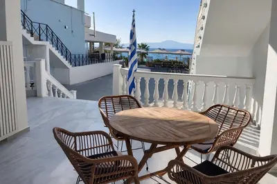 Image de Beachfront Escape in Mikra Mantinia-Messinian Aura