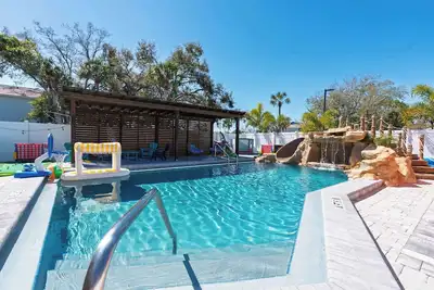 Image de Sleeps 6 - Pool w/ Slide - Putt Putt - Min to Img