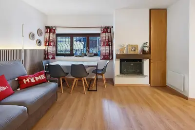 Image de Maison de vacances 'Baldo Petra House' avec vue sur la montagne, terrasse commune et Wi-Fi