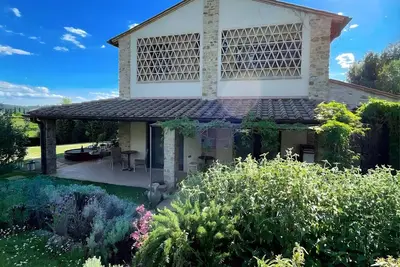 Image de Apartments in a renovated barn with swimming pool, in the heart of Tuscany