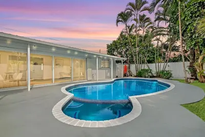 Image de Private Hollywood Oasis w Heated Pool Spa & Bbq