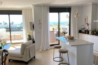 Image de Charming 3-bedroom house with Sea views.