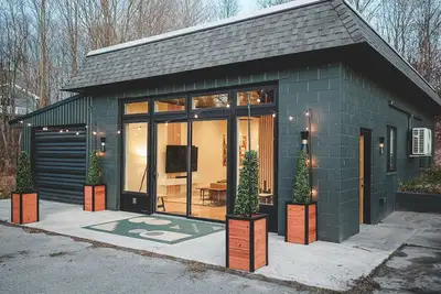 Image de Family-Friendly 2-Bedroom Frankfort Guesthouse - 5 min to Lake Michigan Beaches