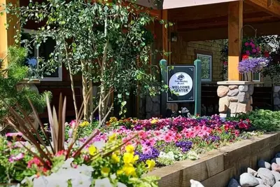 Image de 2-bedroom condo plus loft in lovely Dillon with fabulous mountain views