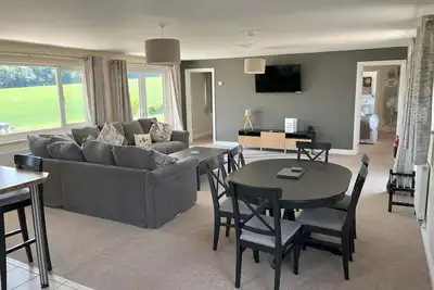 Image de Poachers Cottage - Luxury 2 bed, ensuite, hot tub, private patio, stunning views