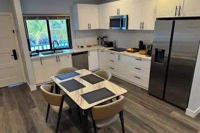 Modern, Beautiful Studio/ 1- and 3-bedroom suites