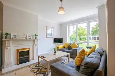 Image de Spacious 4 Bed Apartment in Limerick City