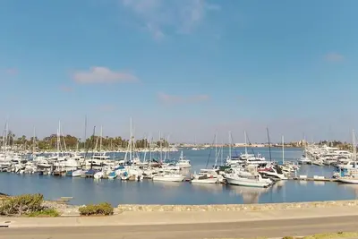 Image de 2br condo in Coronado w/ beautiful views of Coronado Yacht Club & Glorietta Bay