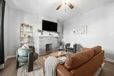 Image de Skyline Chic Walk to Mt Wash Views