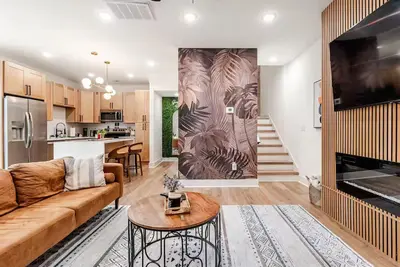 Image de Modern Cabin Vibes – 10 Min to Uptown + Airport