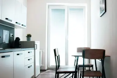 Image de Zarohem 2-bedroom apartment in center with balcony