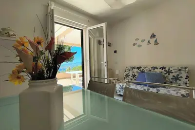 Image de Panoramic Sea View Terrace with Sunsets over Corsica – Capoliveri
