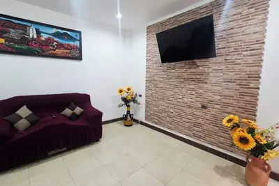 Image de Cozy Private Home in the Heart of San Pedro [ Incredible Lake Views].