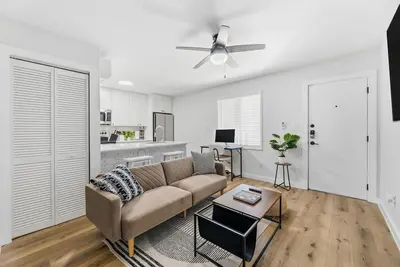 Image de Elegant 1br Suite w/ Desk - Near Downtown & Deep Ellum - Fast WiFi