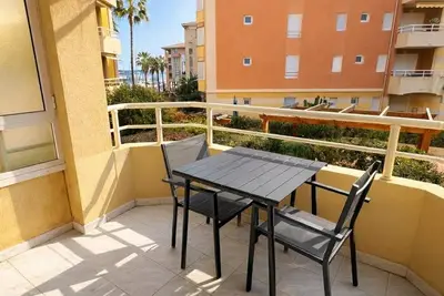 Image de Situé au Port de Fréjus. A 3 minutes à pied de la base nature et de la plage