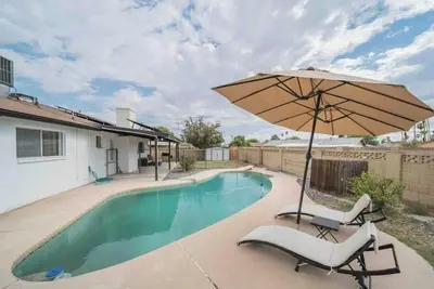 Image de Beautiful 3-bedroom house with Ac in vibrant Phoenix