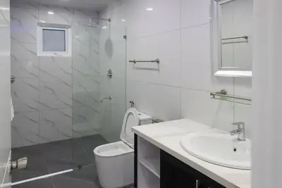 Image de Stylish 1 Bedroom Unit inside White Tower by: Kandi in the heart of Angeles City